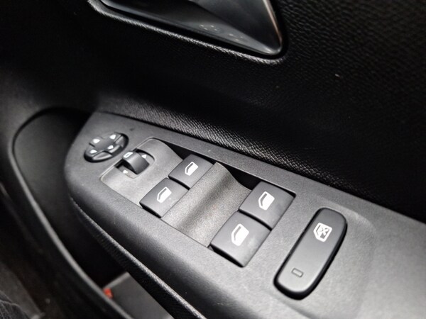 Used Vauxhall Corsa 2023 for sale - 76213690: Photo 16
