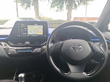 Used Toyota C-HR 2020 for sale - 76160617: Photo 2