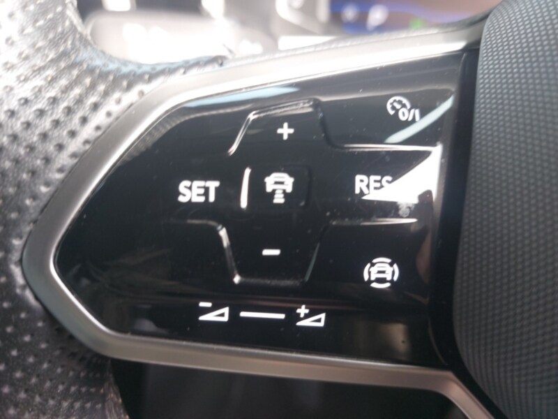 Used Volkswagen T-Roc 2022 for sale - 77761230: Photo 14