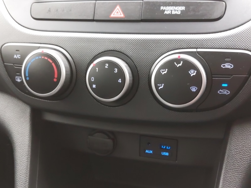 Used Hyundai i10 2017 for sale - 77736352: Photo 12