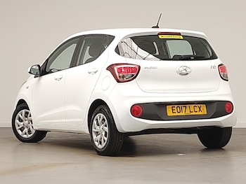 Used Hyundai i10 2017 for sale - 77736352: Photo