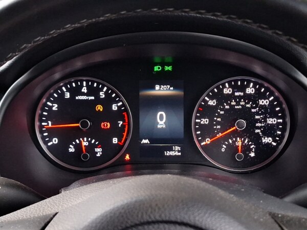 Used Kia Stonic 2023 for sale - 76238098: Photo 11