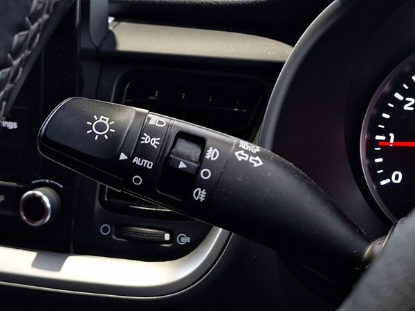 Used Kia Stonic 2023 for sale - 76238098: Photo 16