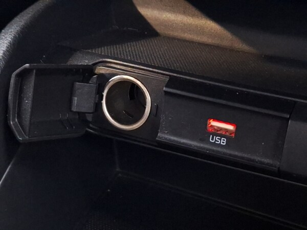 Used Kia Stonic 2023 for sale - 76238098: Photo 19