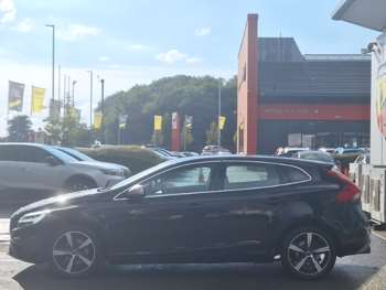 Used Volvo V40 2017 for sale - 75424408: Photo