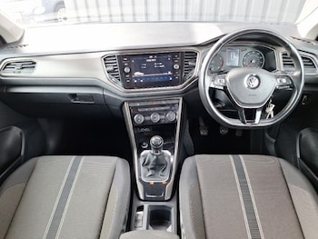 Used Volkswagen T-Roc 2018 for sale - 78113614: Photo