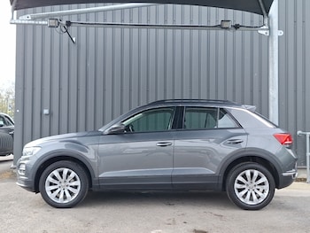 Used Volkswagen T-Roc 2018 for sale - 78113614: Photo