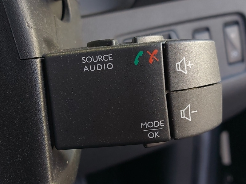 Used Renault Clio 2018 for sale - 76925162: Photo 17