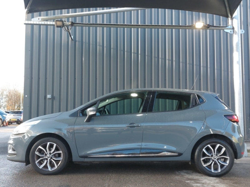 Used Renault Clio 2018 for sale - 76925162: Photo 4