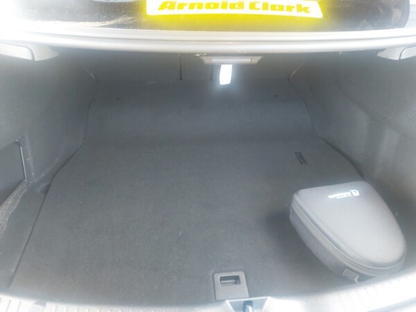 Used Mercedes-Benz C-Class 2023 for sale - 76058656: Photo 8