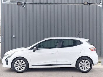Used Renault Clio 2024 for sale - 77424234: Photo