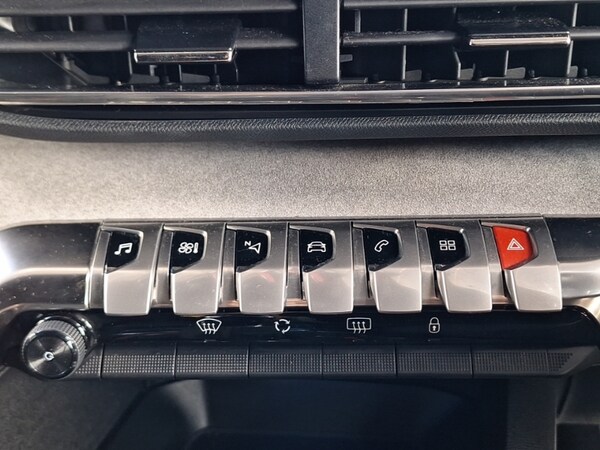 Used Peugeot 3008 2021 for sale - 75706842: Photo 17