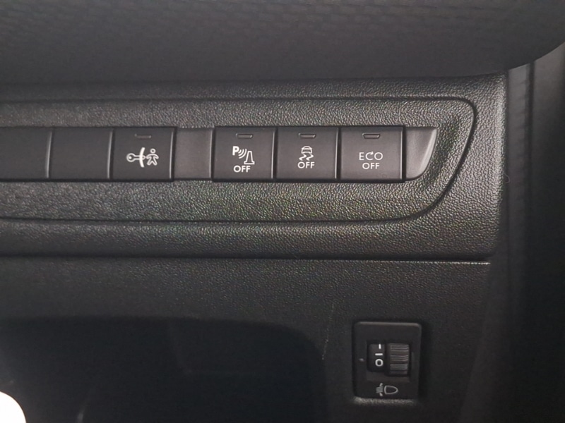 Used Peugeot 208 2016 for sale - 77047253: Photo 18