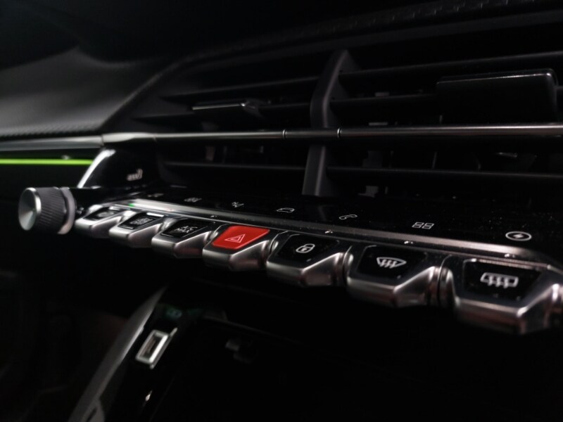 Used Peugeot 2008 2023 for sale - 77832462: Photo 18