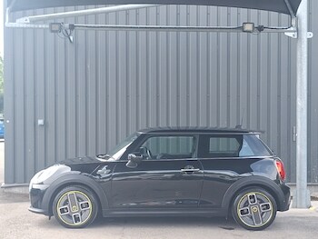 Used MINI Hatch 2023 for sale - 78940925: Photo