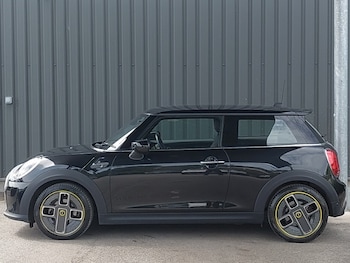 Used MINI Hatch 2023 for sale - 78976884: Photo