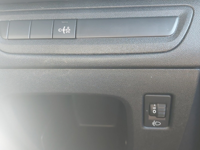 Used Peugeot 208 2018 for sale - 77750873: Photo 17