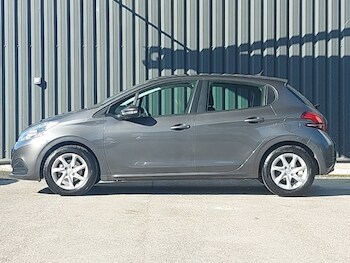 Used Peugeot 208 2018 for sale - 77750873: Photo