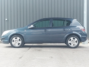 Used Vauxhall Astra 2010 for sale - 78013104: Photo