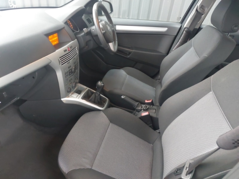 Used Vauxhall Astra 2010 for sale - 78013104: Photo 5