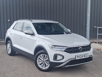 Used Volkswagen T-Roc 2024 for sale - 78656190: Photo