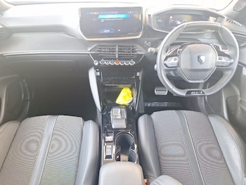 Used Peugeot 2008 2025 for sale - 79020681: Photo