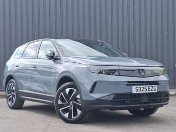 2025 - 1.2 Hybrid [136] Ultimate 5dr e-DCT6 [Pan Roof]