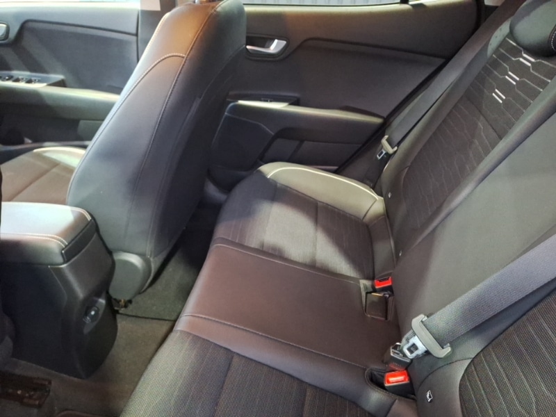 Used Kia Stonic 2021 for sale - 77119181: Photo 6