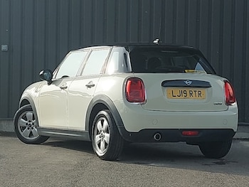 Used MINI Hatch 2019 for sale - 77969139: Photo