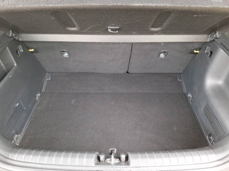 Used Kia Stonic 2024 for sale - 76897657: Photo 8