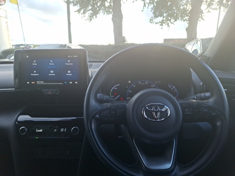 Used Toyota Yaris Cross 2022 for sale - 76414401: Photo 2