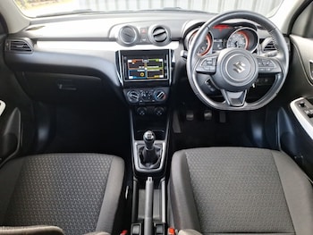 Used Suzuki Swift 2021 for sale - 75939717: Photo