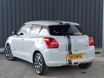 Used Suzuki Swift 2021 for sale - 75939717: Photo