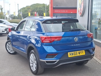 Used Volkswagen T-Roc 2019 for sale - 75645421: Photo