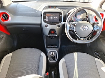 Used Toyota AYGO 2021 for sale - 76566802: Photo