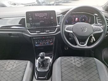 Used Volkswagen T-Roc 2023 for sale - 75663829: Photo