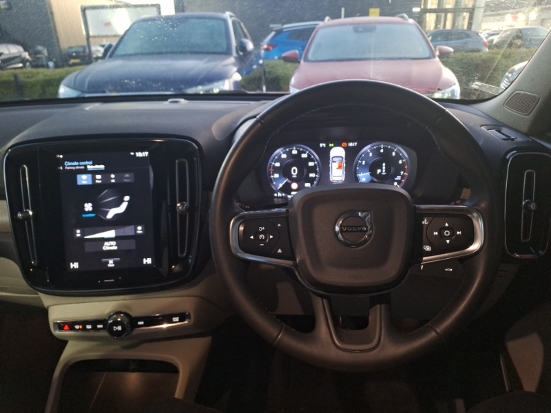 Used Volvo XC40 2022 for sale - 76699950: Photo 2