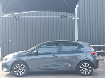 Used Renault Clio 2023 for sale - 78747357: Photo