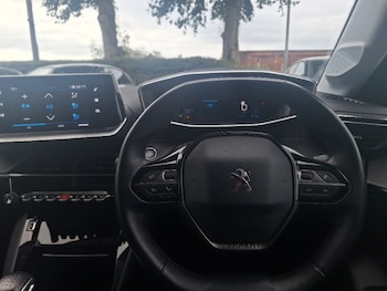 Used Peugeot 208 2020 for sale - 76213505: Photo 2