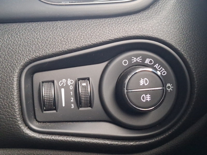 Used Jeep Renegade 2023 for sale - 77150038: Photo 15