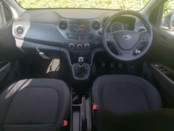 Used Hyundai i10 2018 for sale - 75267411: Photo