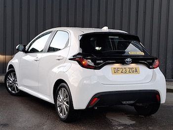 Used Toyota Yaris 2023 for sale - 76752054: Photo