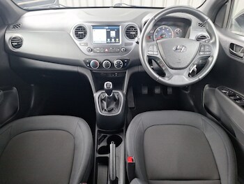 Used Hyundai i10 2018 for sale - 75714845: Photo