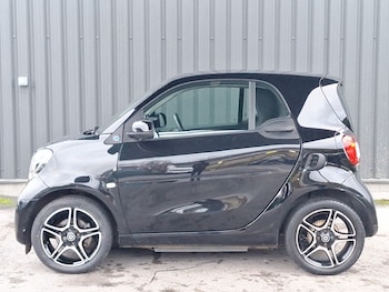 Used smart fortwo 2021 for sale - 77020727: Photo