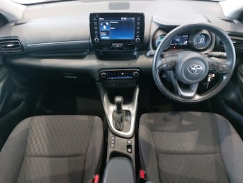 Used Toyota Yaris 2022 for sale - 76078468: Photo 2