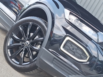 Used Volkswagen T-Roc 2021 for sale - 75583744: Photo