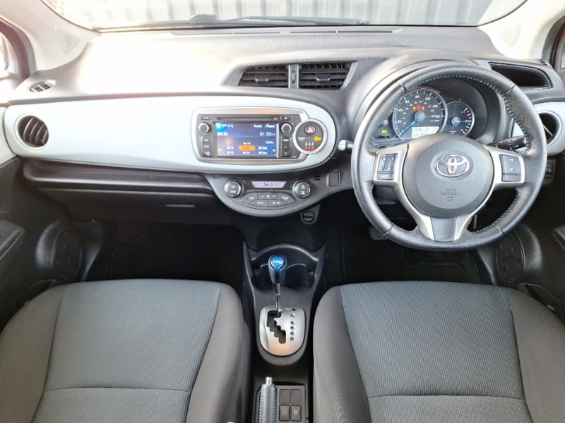 Used Toyota Yaris 2013 for sale - 78163943: Photo 2