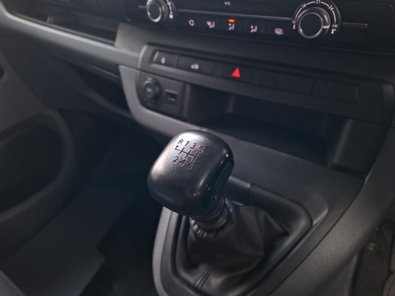 Used Vauxhall Vivaro 2022 for sale - 77126151: Photo 15