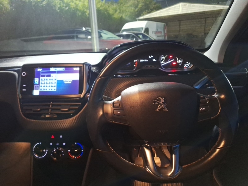 Used Peugeot 208 2016 for sale - 76630655: Photo 2