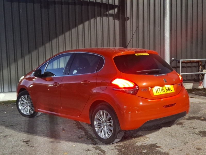 Used Peugeot 208 2016 for sale - 76630655: Photo 3